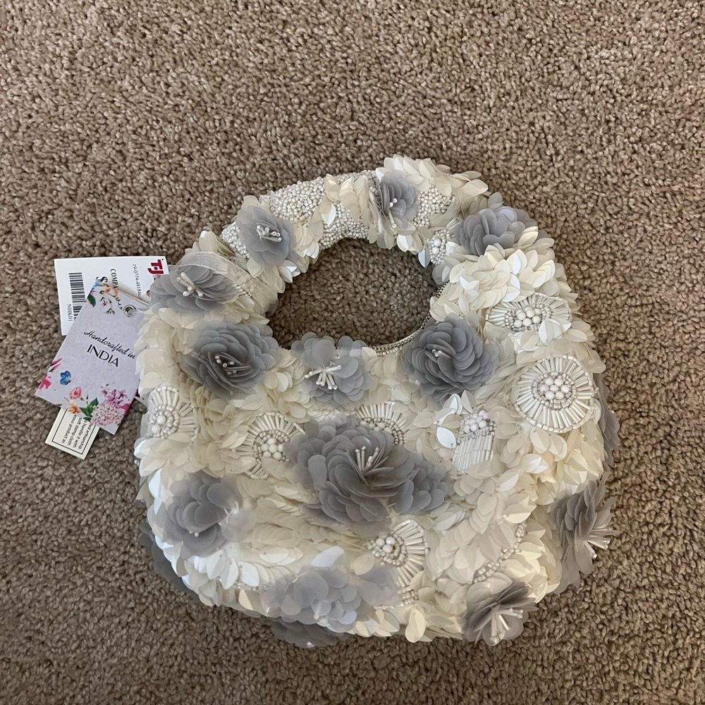 NWT Viral White Floral Sequin and Beaded Bag